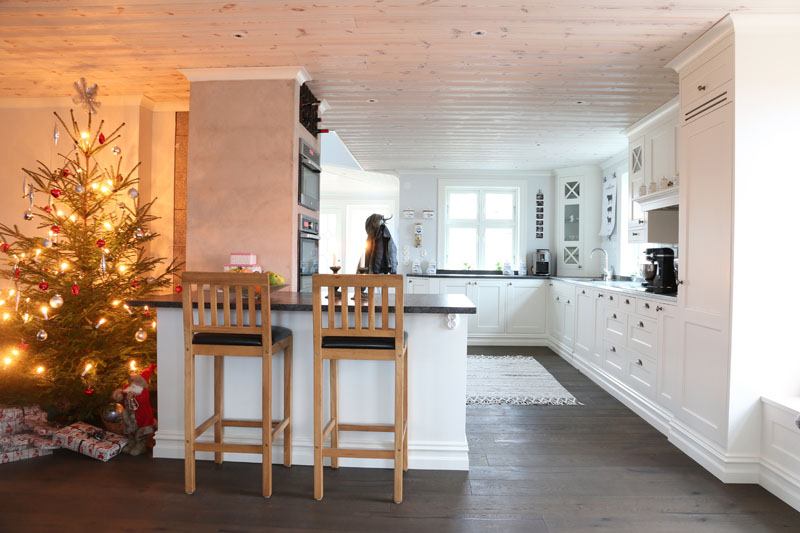platsbyggt kök med en helt annan känsla jul